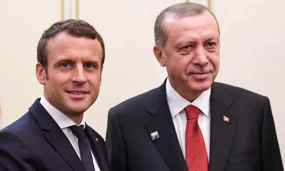 Μακρόν σε επικοινωνία με Ερντογάν για τη στάση της Τουρκίας στα Δαρδανέλια